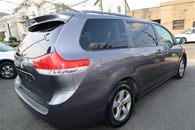 2014 Toyota Sienna LE   - Photo 7 - Elizabeth, NJ 07201