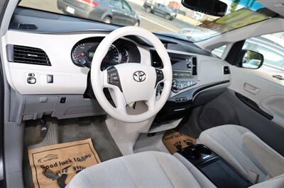 2014 Toyota Sienna LE   - Photo 10 - Elizabeth, NJ 07201