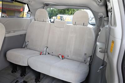 2014 Toyota Sienna LE   - Photo 15 - Elizabeth, NJ 07201