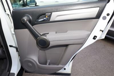 2011 Honda CR-V LX   - Photo 16 - Elizabeth, NJ 07201