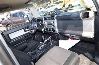 2007 Toyota FJ Cruiser 4dr SUV   - Photo 13 - Elizabeth, NJ 07201