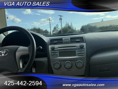 2009 Toyota Camry LE   - Photo 8 - Kent, WA 98031