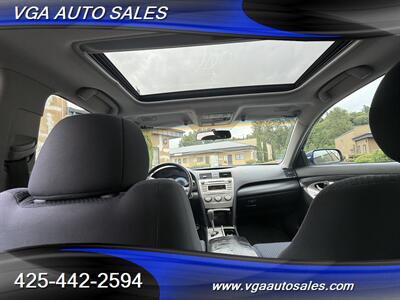 2011 Toyota Camry SE   - Photo 13 - Kent, WA 98031