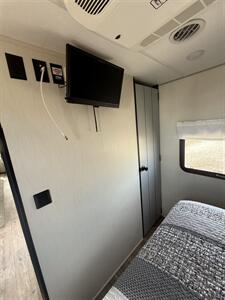 2022 Forest River Vibe   - Photo 18 - Hatch, NM 87937