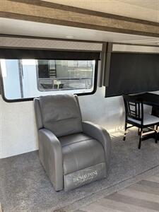 2021 WILDWOOD 38   - Photo 6 - Hatch, NM 87937