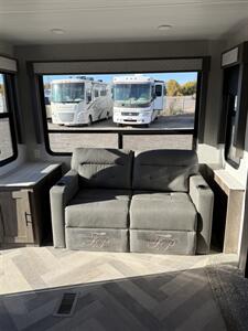 2021 WILDWOOD 38   - Photo 5 - Hatch, NM 87937