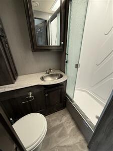 2020 Fleetwood FLAIR 29M   - Photo 13 - Hatch, NM 87937