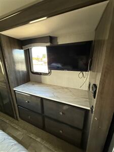 2020 Fleetwood FLAIR 29M   - Photo 14 - Hatch, NM 87937
