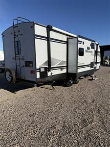 2019 Winnebago Minnie Plus 27RBDS - Photo 3 - Hatch, NM 87937