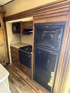 2017 Coachmen Chaparral Lite 28RLS   - Photo 10 - Hatch, NM 87937
