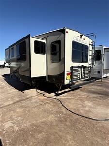 2017 Coachmen Chaparral Lite 28RLS   - Photo 4 - Hatch, NM 87937