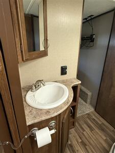 2017 Coachmen Chaparral Lite 28RLS   - Photo 13 - Hatch, NM 87937