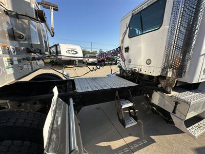 2006 Freightliner Columbia 112   - Photo 13 - Elkhart, IN 46514