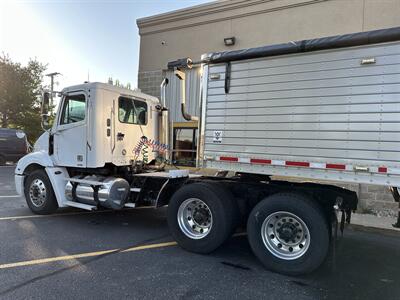2006 Freightliner Columbia 112   - Photo 4 - Elkhart, IN 46514