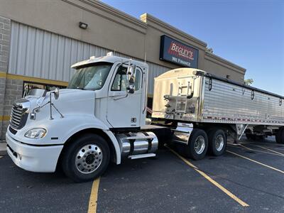 2006 Freightliner Columbia 112   - Photo 5 - Elkhart, IN 46514