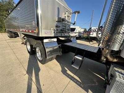 2006 Freightliner Columbia 112   - Photo 14 - Elkhart, IN 46514