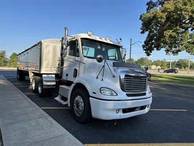 2006 Freightliner Columbia 112   - Photo 17 - Elkhart, IN 46514