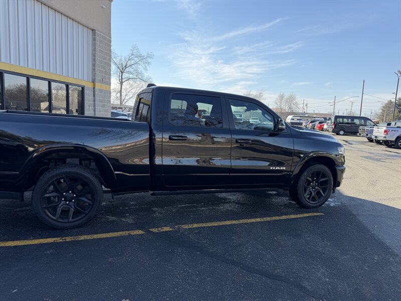 2025 RAM 1500 Laramie - Photo 9 - Elkhart, IN 46514
