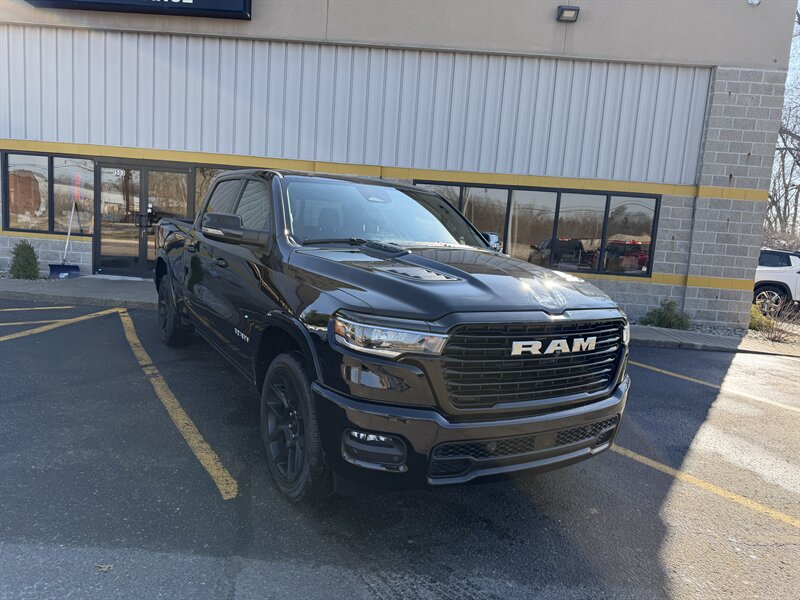 2025 RAM 1500 Laramie - Photo 11 - Elkhart, IN 46514