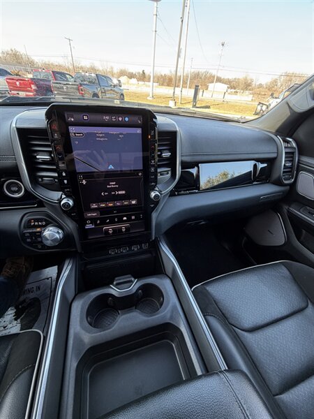 2025 RAM 1500 Laramie - Photo 16 - Elkhart, IN 46514