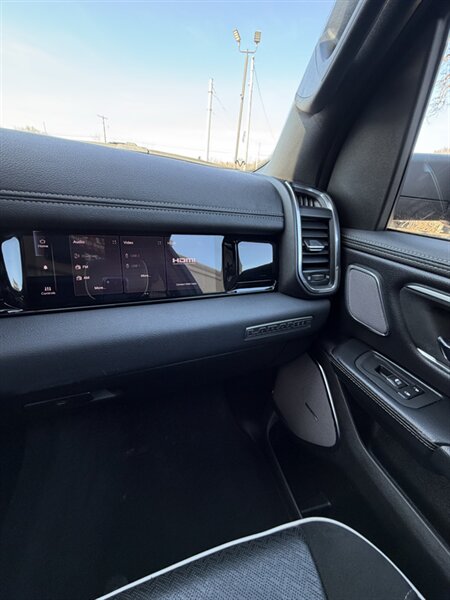 2025 RAM 1500 Laramie - Photo 18 - Elkhart, IN 46514