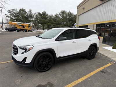 2019 GMC Terrain SLT   - Photo 2 - Elkhart, IN 46514