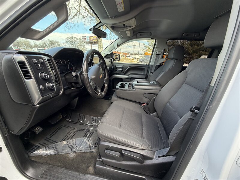 2018 Chevrolet Silverado 2500HD LT - Photo 14 - Elkhart, IN 46514