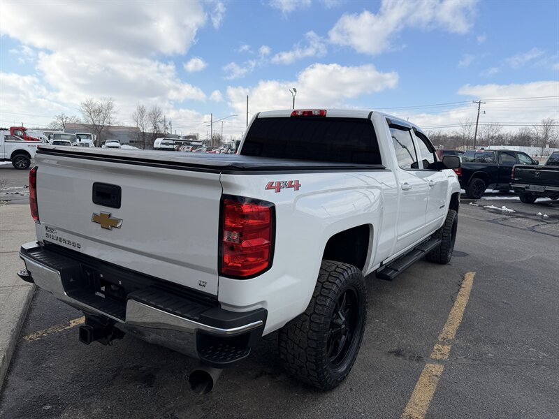 2018 Chevrolet Silverado 2500HD LT - Photo 6 - Elkhart, IN 46514