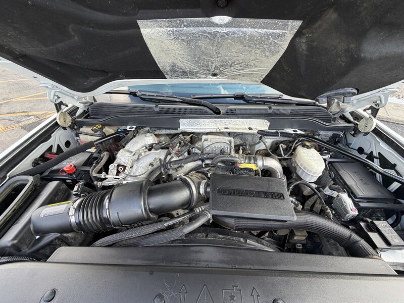 2018 Chevrolet Silverado 2500HD LT - Photo 19 - Elkhart, IN 46514