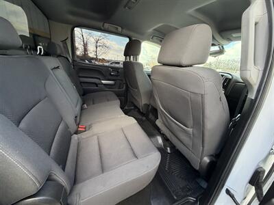 2018 Chevrolet Silverado 2500HD LT - Photo 12 - Elkhart, IN 46514