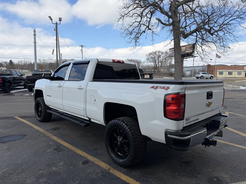 2018 Chevrolet Silverado 2500HD LT - Photo 4 - Elkhart, IN 46514