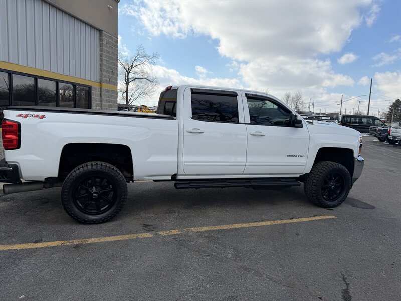 2018 Chevrolet Silverado 2500HD LT - Photo 7 - Elkhart, IN 46514