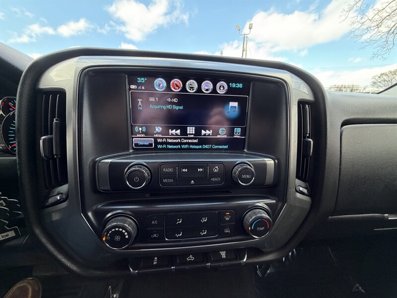 2018 Chevrolet Silverado 2500HD LT - Photo 15 - Elkhart, IN 46514