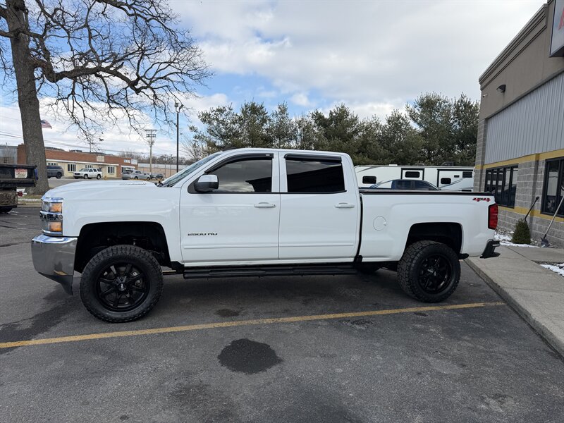 2018 Chevrolet Silverado 2500HD LT - Photo 2 - Elkhart, IN 46514