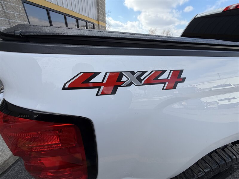 2018 Chevrolet Silverado 2500HD LT - Photo 24 - Elkhart, IN 46514