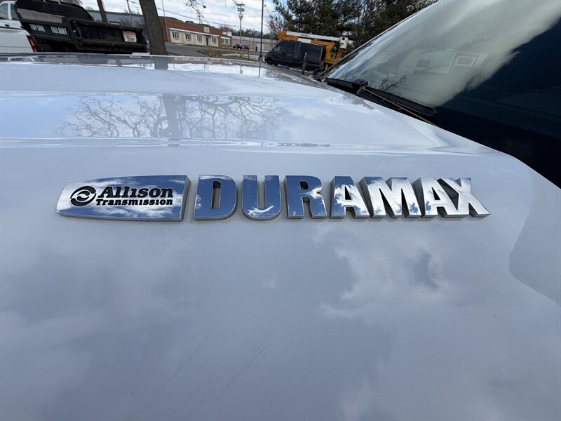 2018 Chevrolet Silverado 2500HD LT - Photo 18 - Elkhart, IN 46514