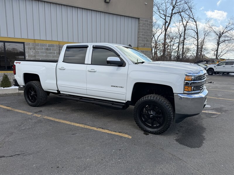 2018 Chevrolet Silverado 2500HD LT - Photo 8 - Elkhart, IN 46514