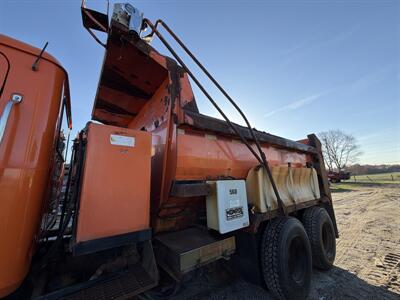 2009 Mack GU800 Granite - Photo 11 - Elkhart, IN 46514