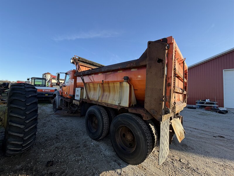 2009 Mack GU800 Granite - Photo 3 - Elkhart, IN 46514