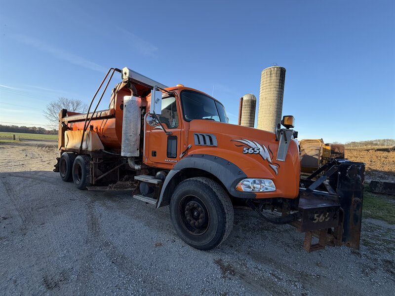 2009 Mack GU800 Granite - Photo 7 - Elkhart, IN 46514