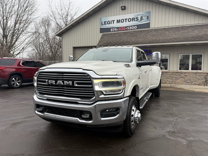 2020 RAM 3500 Laramie   - Photo 1 - Elkhart, IN 46514