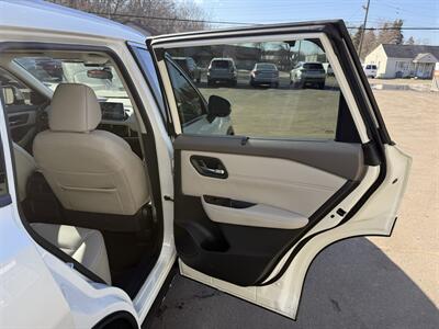 2023 Nissan Rogue SV   - Photo 16 - Elkhart, IN 46514