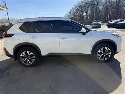 2023 Nissan Rogue SV   - Photo 8 - Elkhart, IN 46514
