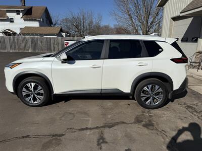 2023 Nissan Rogue SV   - Photo 4 - Elkhart, IN 46514
