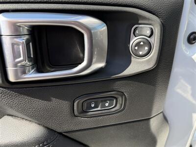2021 Jeep Wrangler Unlimited Sahara   - Photo 16 - Elkhart, IN 46514