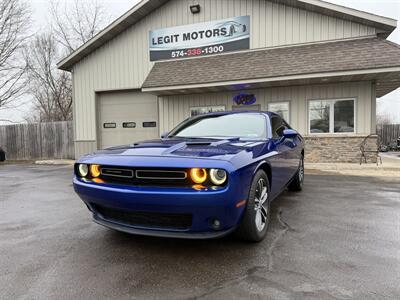 2019 Dodge Challenger SXT   - Photo 1 - Elkhart, IN 46514