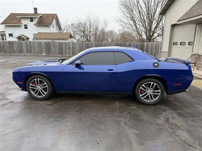 2019 Dodge Challenger SXT   - Photo 4 - Elkhart, IN 46514