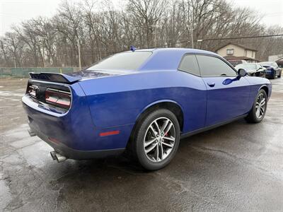 2019 Dodge Challenger SXT   - Photo 8 - Elkhart, IN 46514