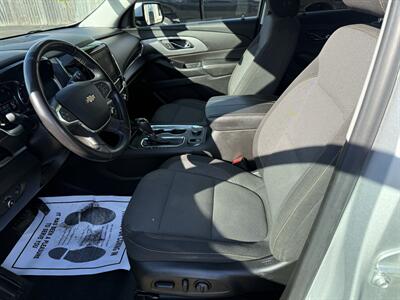 2019 Chevrolet Traverse LT Cloth   - Photo 12 - Elkhart, IN 46514