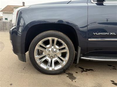 2020 GMC Yukon XL SLT   - Photo 10 - Elkhart, IN 46514